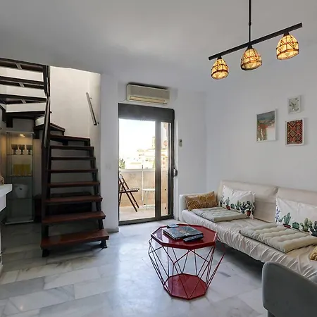 082 - Stunning Sea Views Beachfront Apartamento *