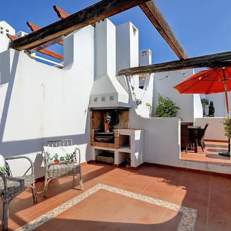 Apartamento 082 - Stunning Sea Views Beachfront *