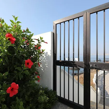 Apartamento 082 - Stunning Sea Views Beachfront *
